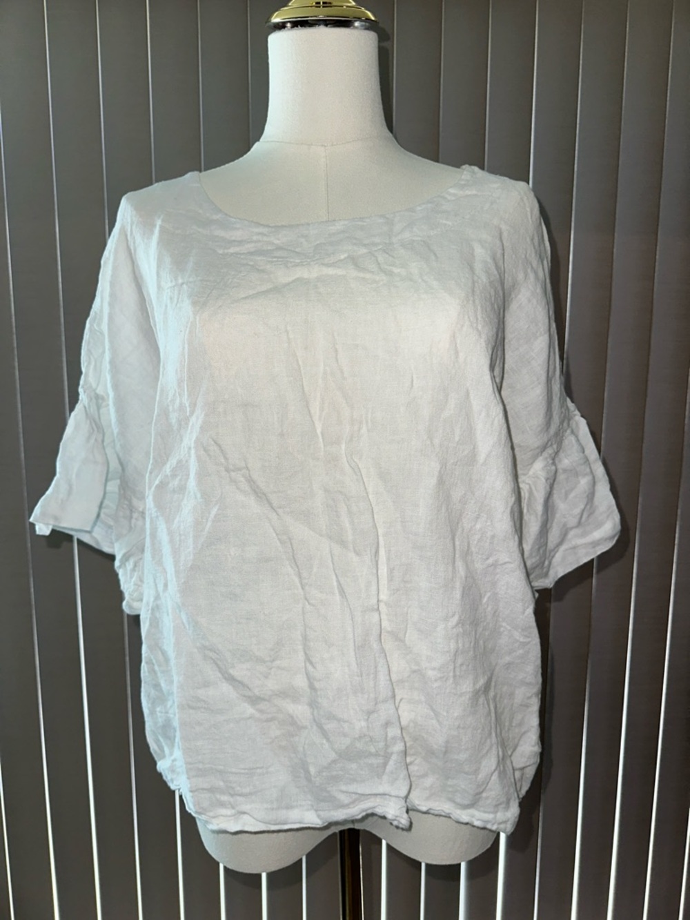 Relaxed White Linen Scoop-Neck Tunic Top